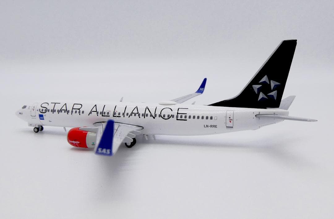 スカンジナビア航空 737-800 LN-RRE 1/400