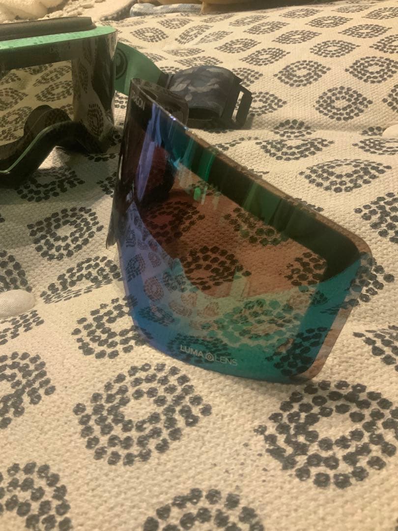 dragon r1 ゴーグル 686 ドラゴン