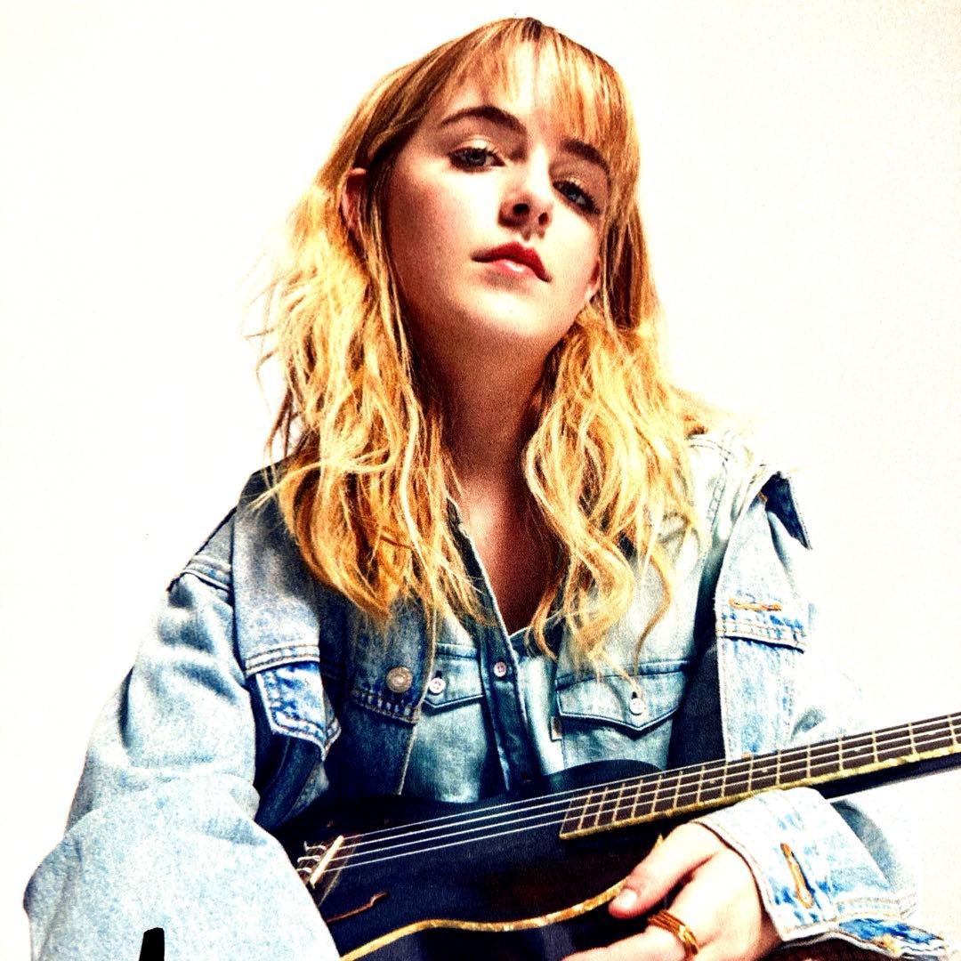 セール中…マッケンナグレイス直筆サイン入り2Lサイズ写真…