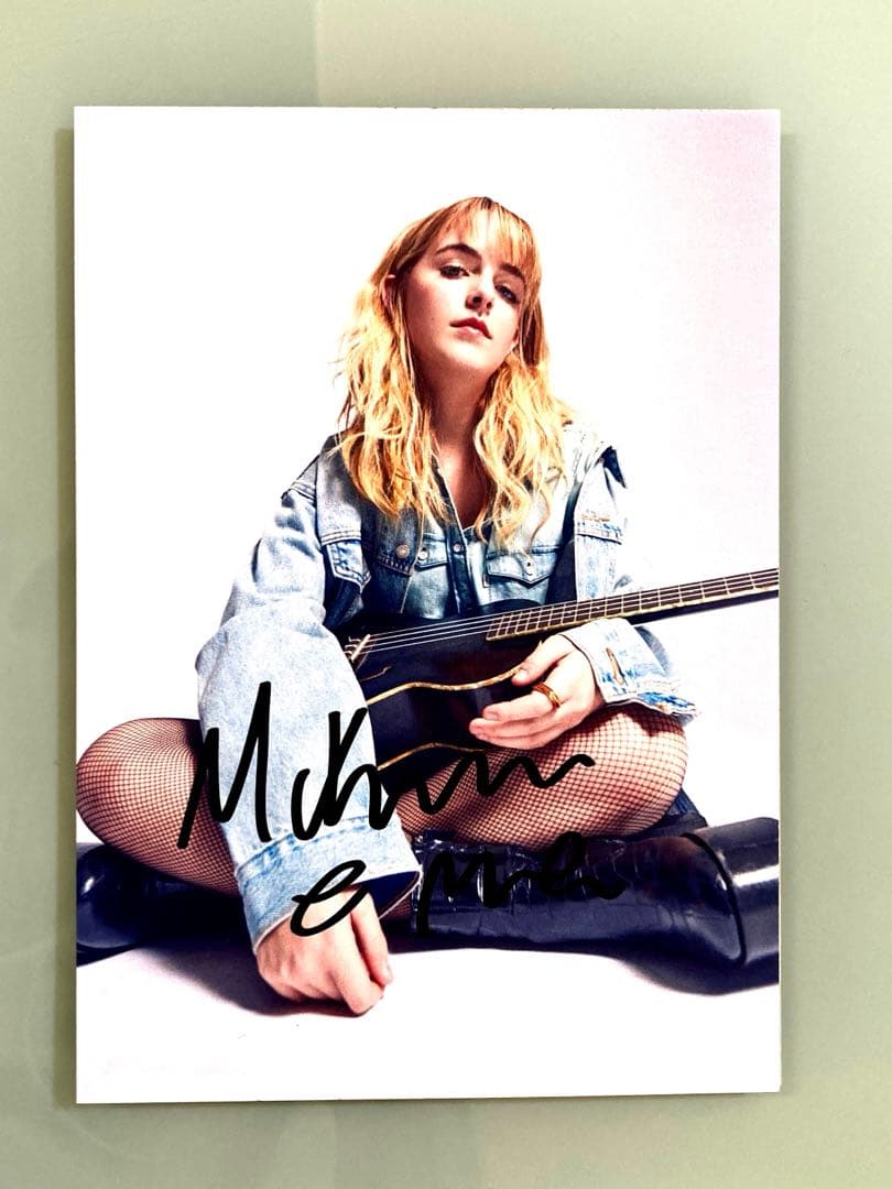 セール中…マッケンナグレイス直筆サイン入り2Lサイズ写真…