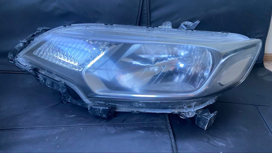 ホンダ フィット GK3 2013〜2017年 前期型　ハロゲン ヘッドライト