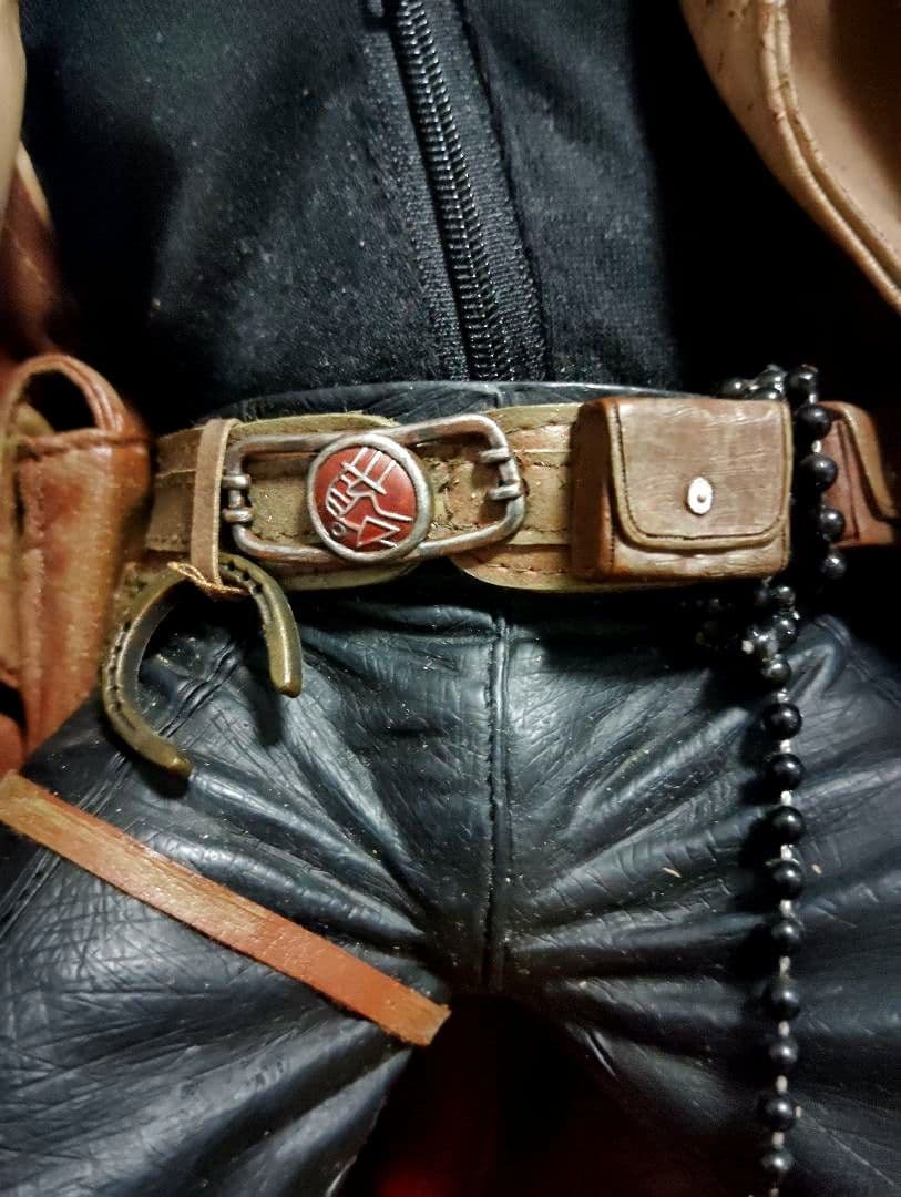 2004.Mezco Toys/18inch“HELLBOY”