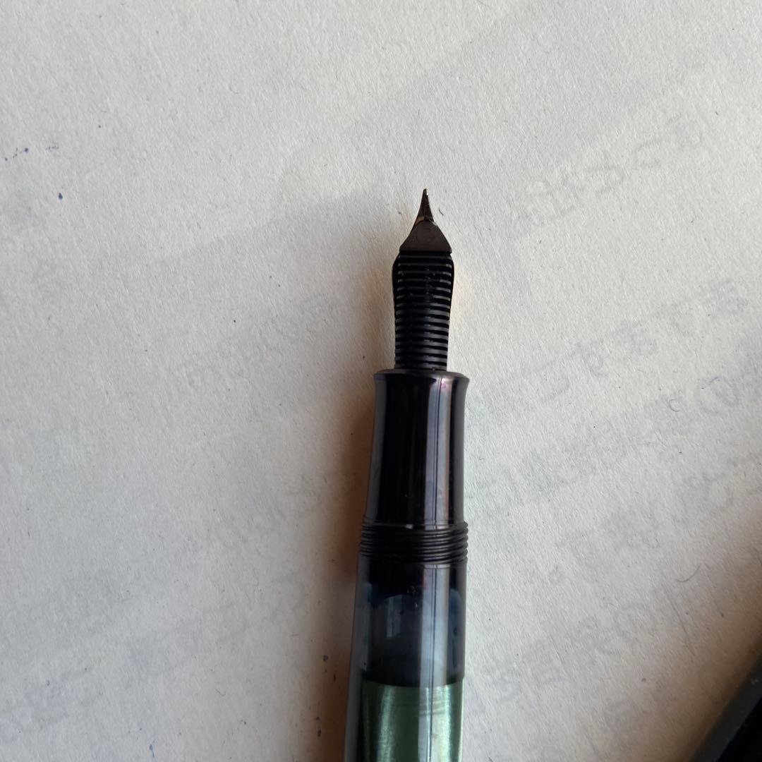 万年筆 4本セット 黒と金のコンビネーション　ペリカン万年筆　太字