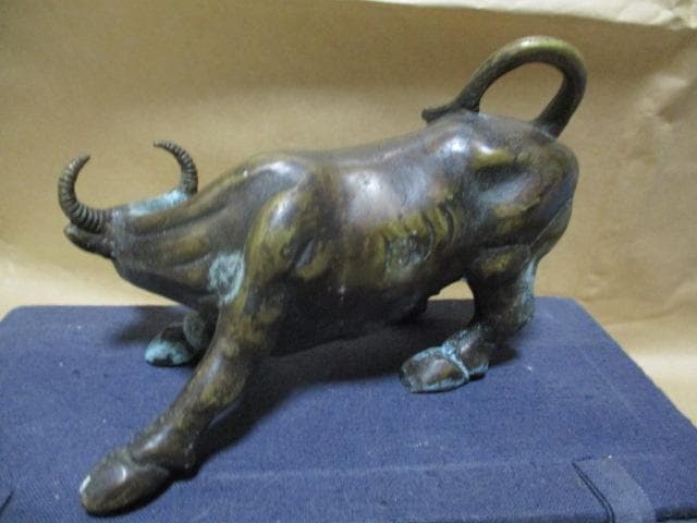 中国　北宋　青銅器　鍍金牛　古箱付き　Q95-2