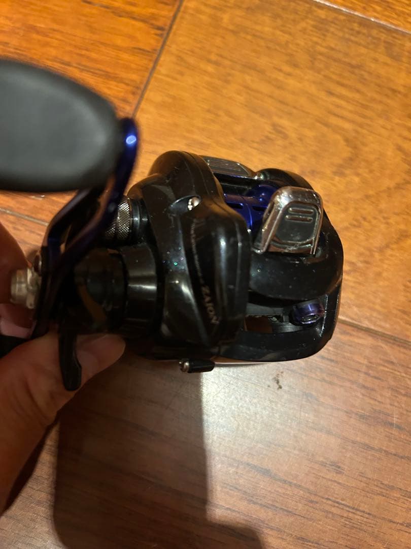 ダイワ　スマック　右ハンドル　二本竿用の予備ハンドル付き