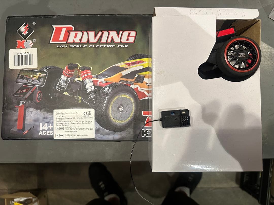 1/14スケール 電動RCカー 75KM/H 4WD