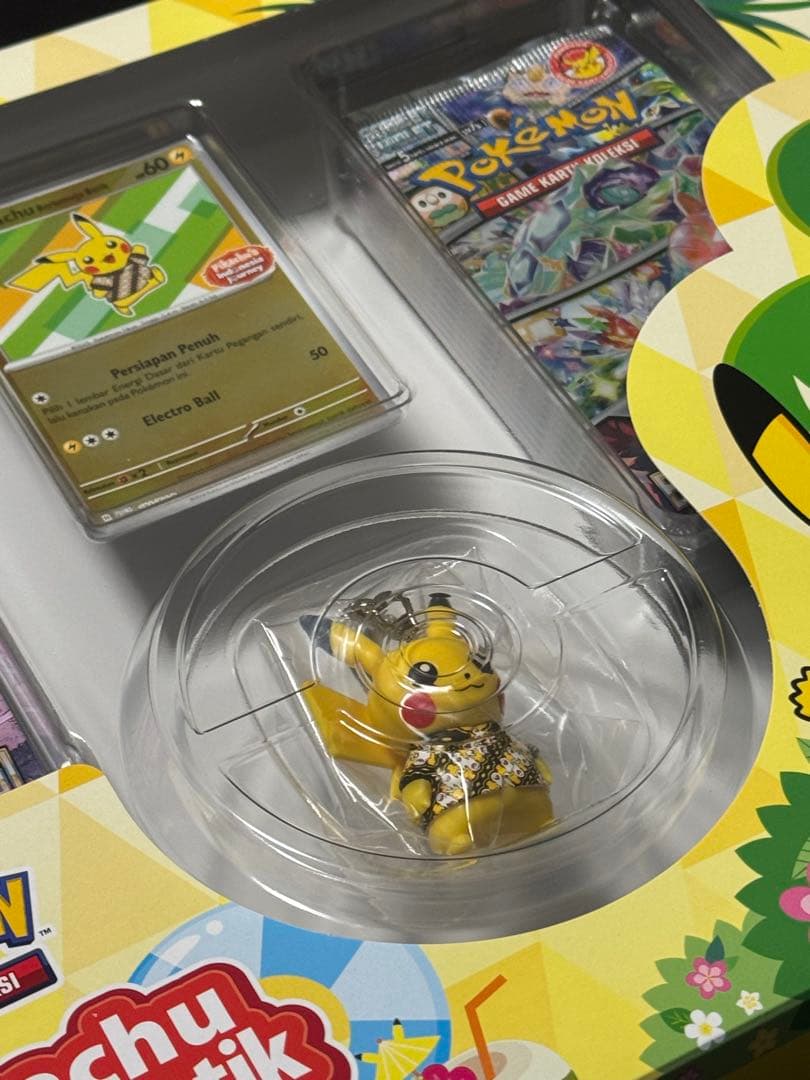 ポケモンカード　バティックシャツ　ピカチュウセット　インドネシア限定