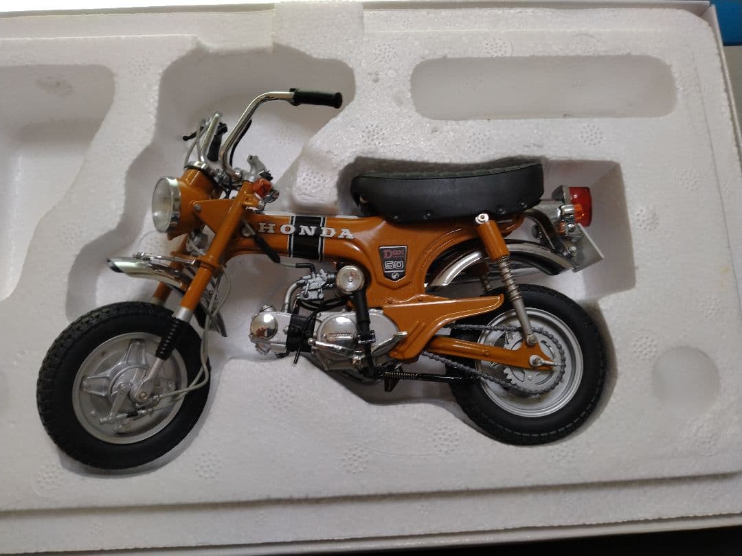 エブロ　Honda DAX70 1/10スケールモデル