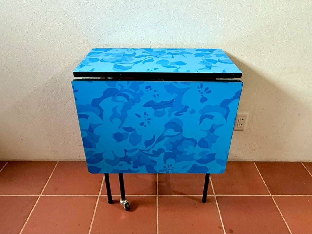 1091 ビンテージ　古い鉄脚のバタフライテーブル　当時物　レトロポップ　デスク