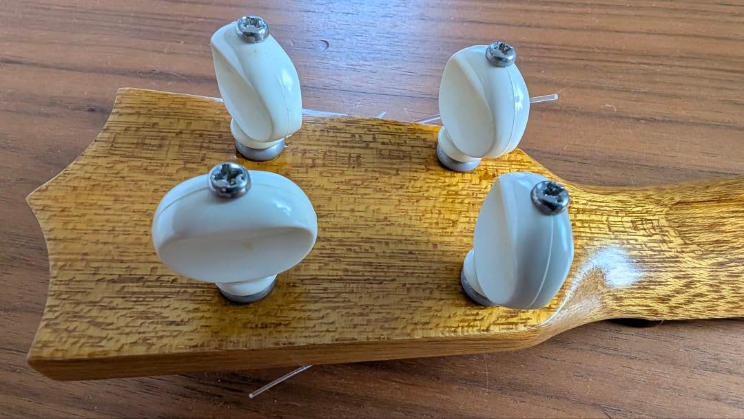 急遽15%引き【フェイマス】Famous FU-200 【ハワイアンコア材】