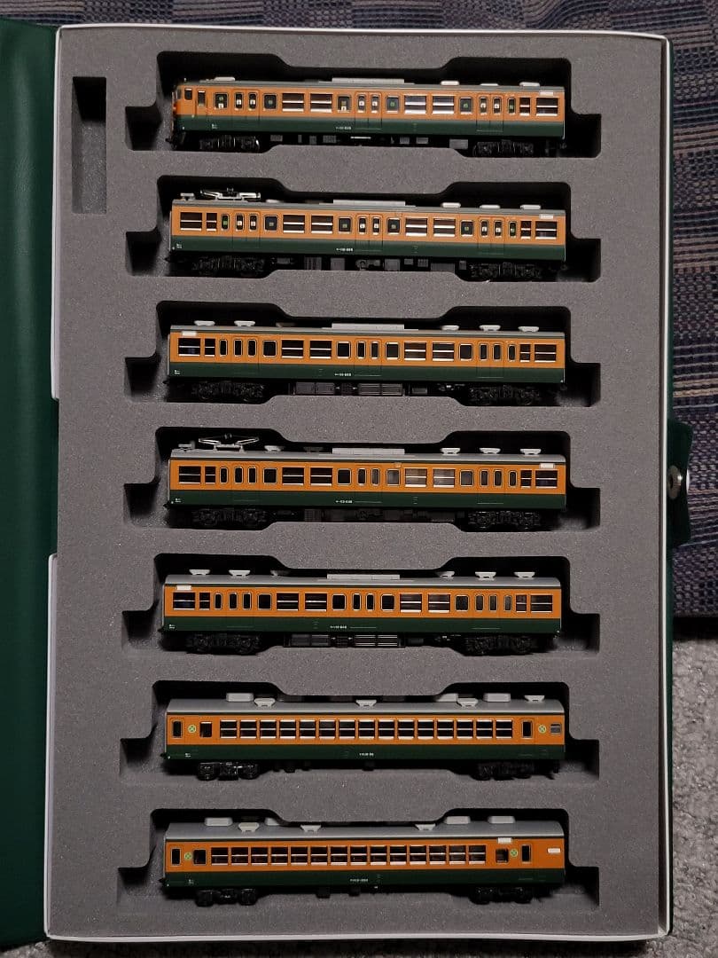 KATO 10-1586,1587 113系湘南色 11両