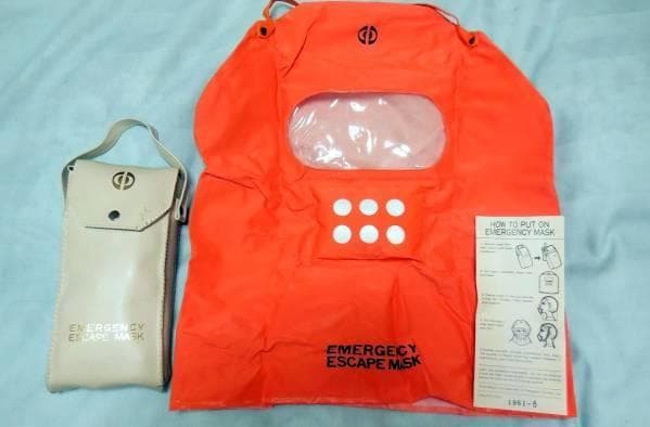 エマージェンシー＊エスケープ＊携帯脱出マスク＊デッドストック