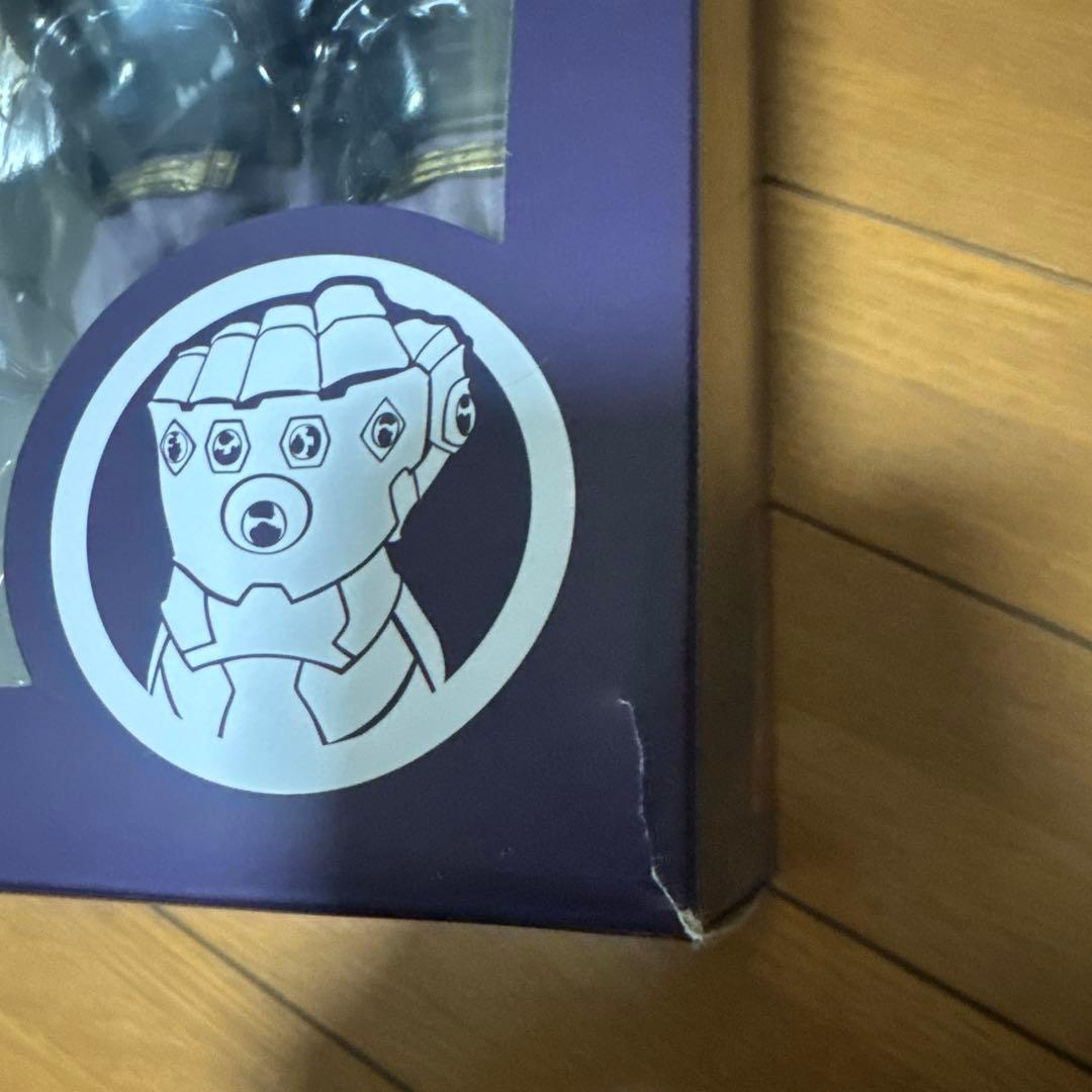 サノス フィギュア ホットトイズ