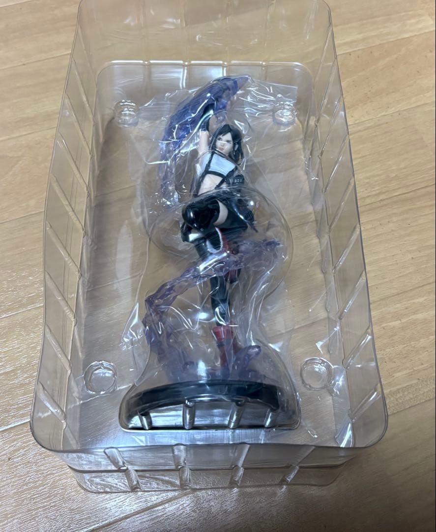 FF7 くじA賞　クラウド・ストライフ フィギュア　エンド賞　ティファ