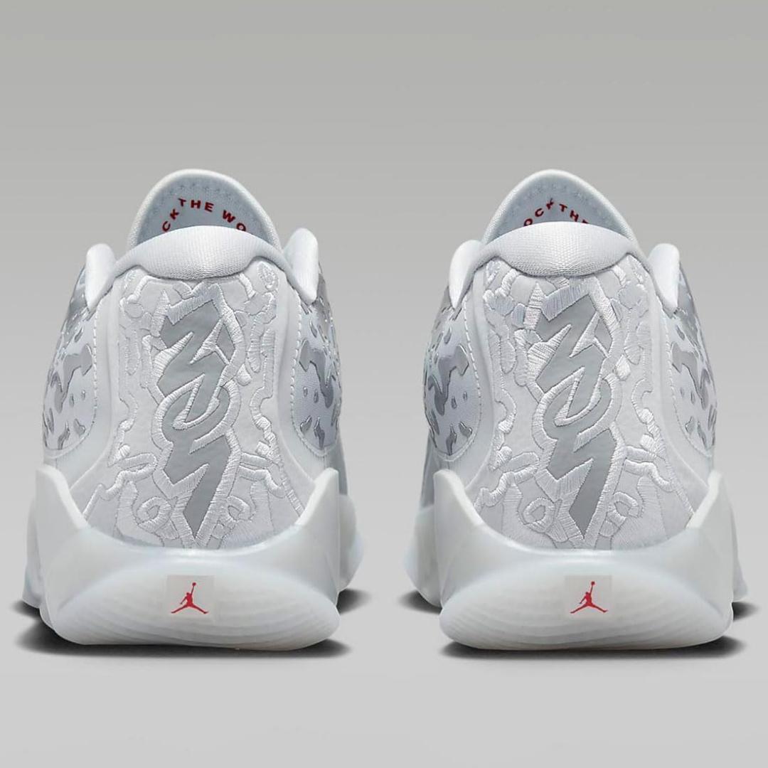 セール　ジョーダン　ザイオン3 PF リキッドメタル 25cm シルバー