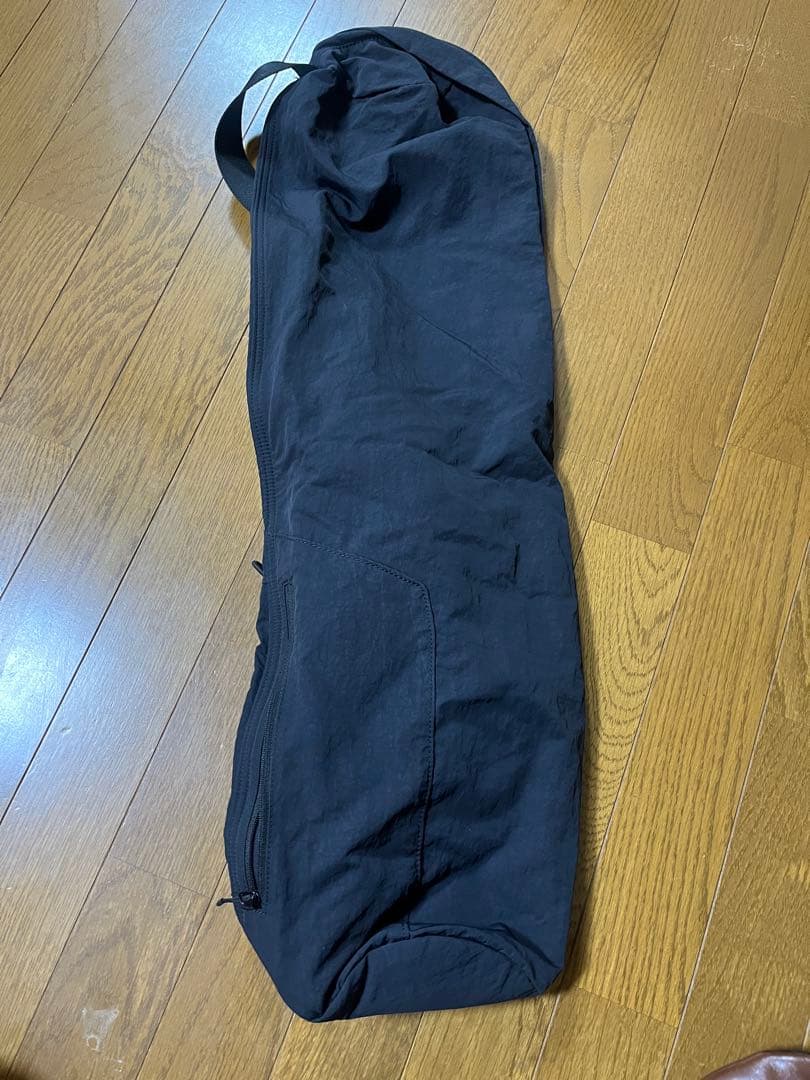 黒いショルダーバッグ