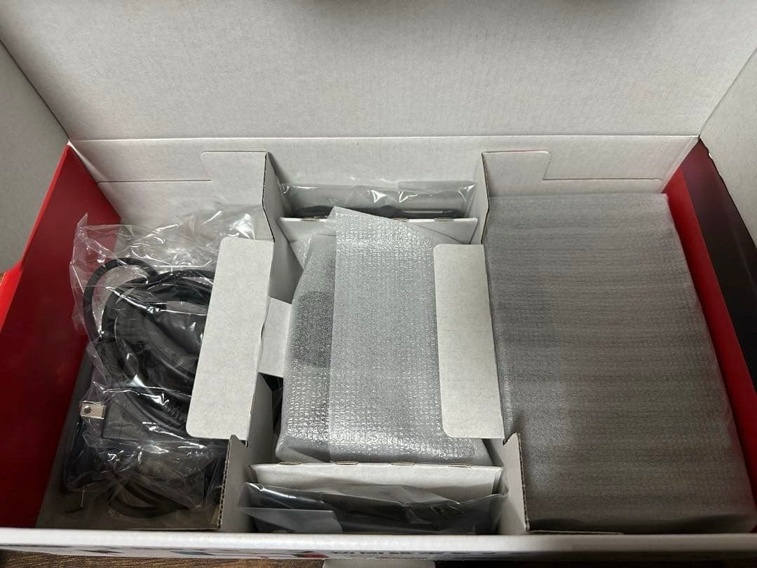 Nintendo Switch バッテリー強化版　ネオンブルー・ネオンレッド