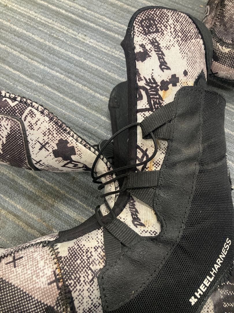 deeluxe インディペンデント　13-14モデル