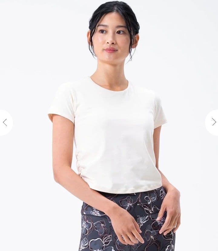 SUAKALA　白カップ付 TシャツLサイズ 新品未使用