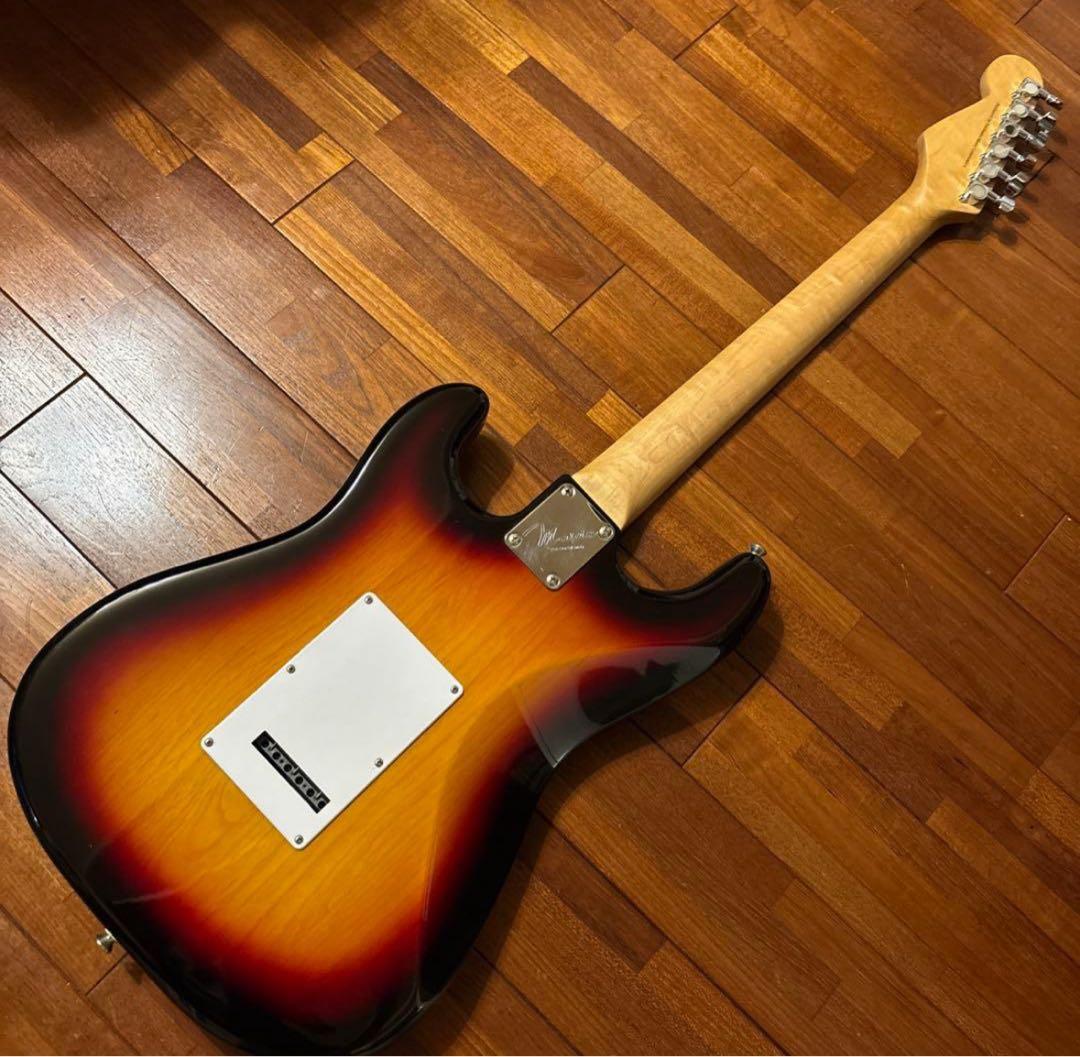 ストラトキャスター タイプ　エレキギター (センターブレンダー回路搭載)