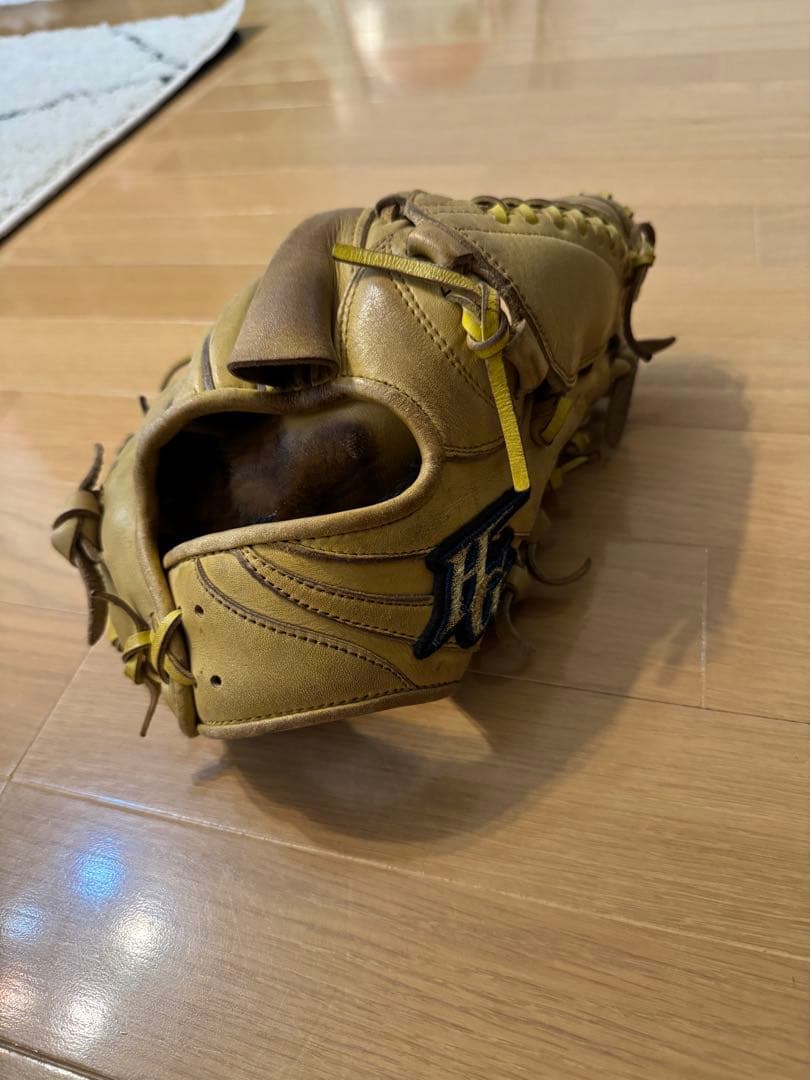 ピッチャー用 グローブ 黄土色