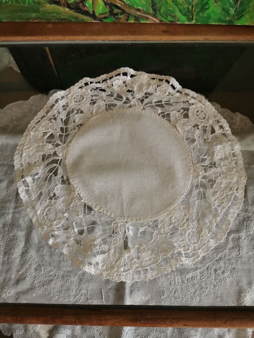 アンティーク ベルギープリンセスレース 30㎝ドイリー 向日葵＆小花モチーフ