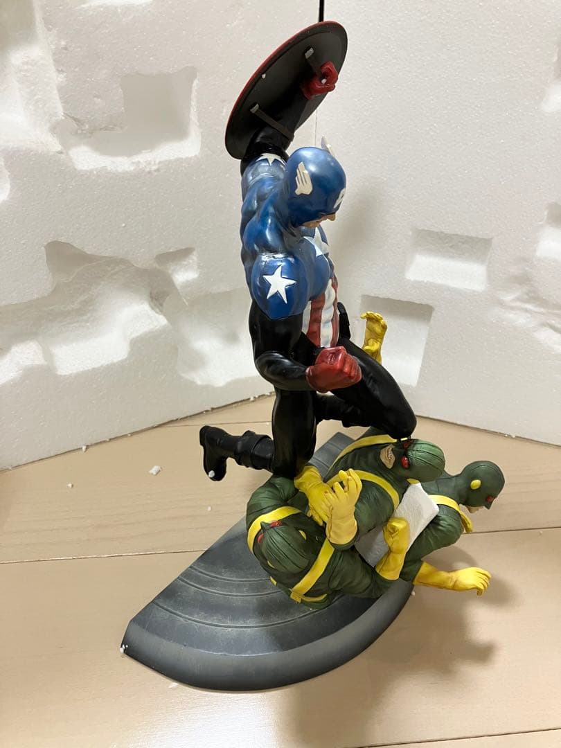 1000体限定　ニューキャプテンアメリカ　コトブキヤ　ファインアートスタチュー