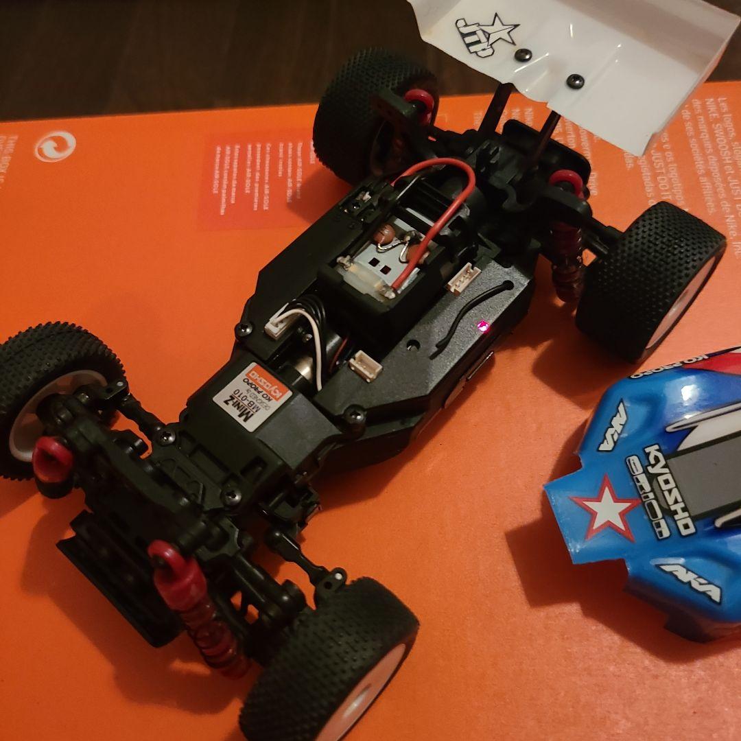 京商　ミニッツバギー　レーザーZX-5 シャーシ　ボディ