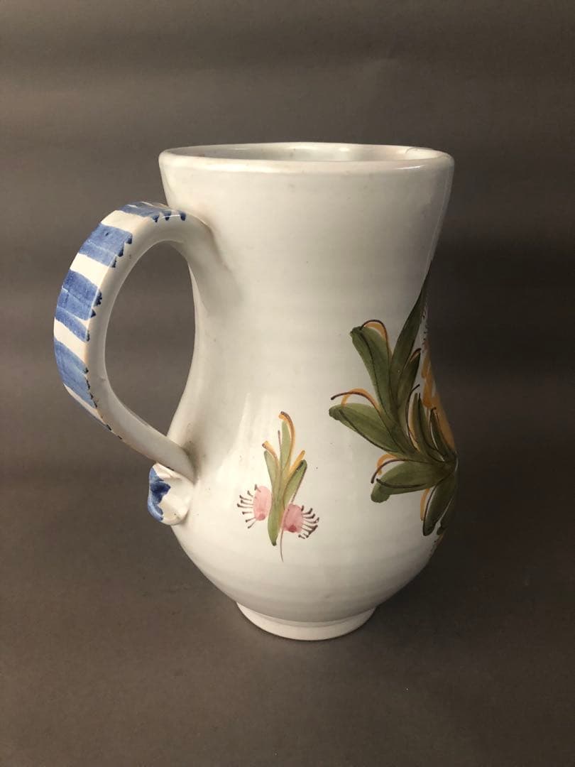 スペイン陶器　花柄のマニセス焼　水差し　ピッチャー