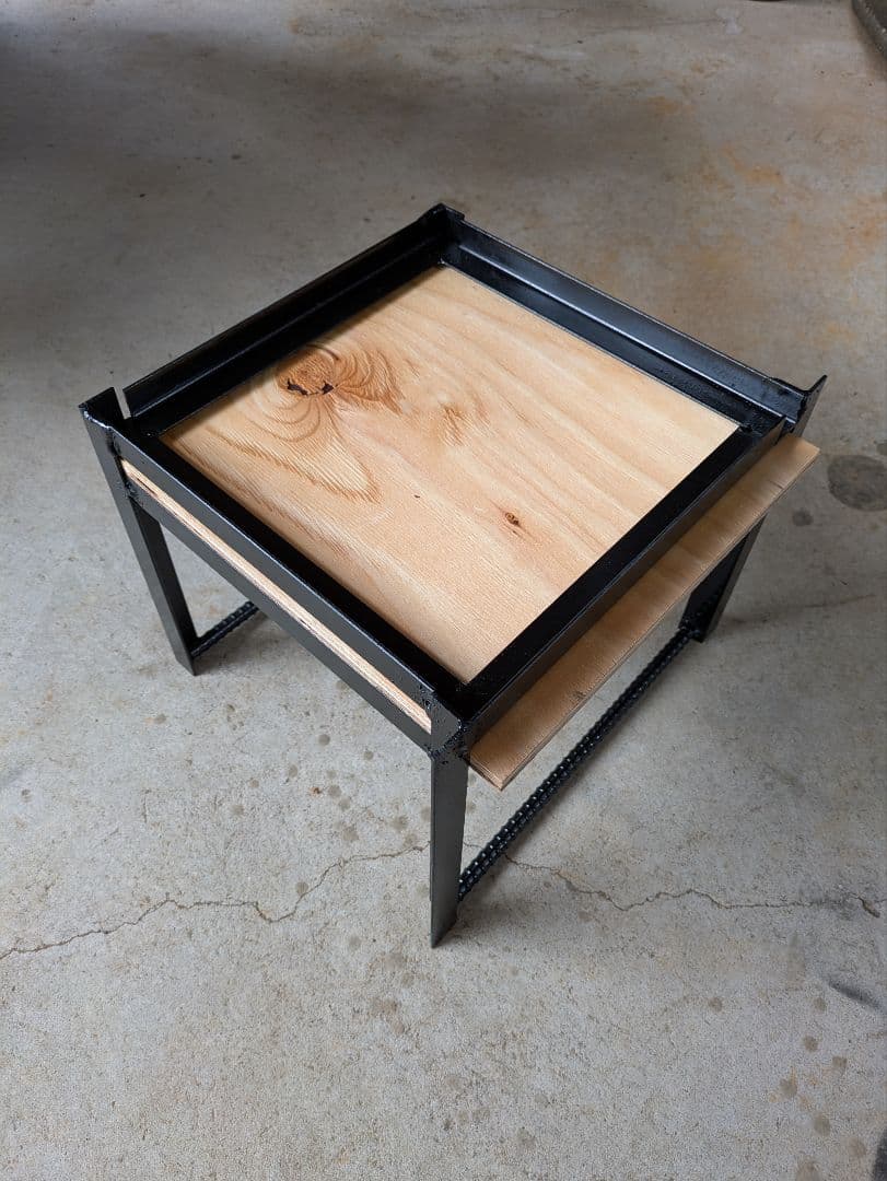 ニホンミツバチ　日本蜜蜂　30センチ重箱用　鉄製台　蜜蜂巣箱