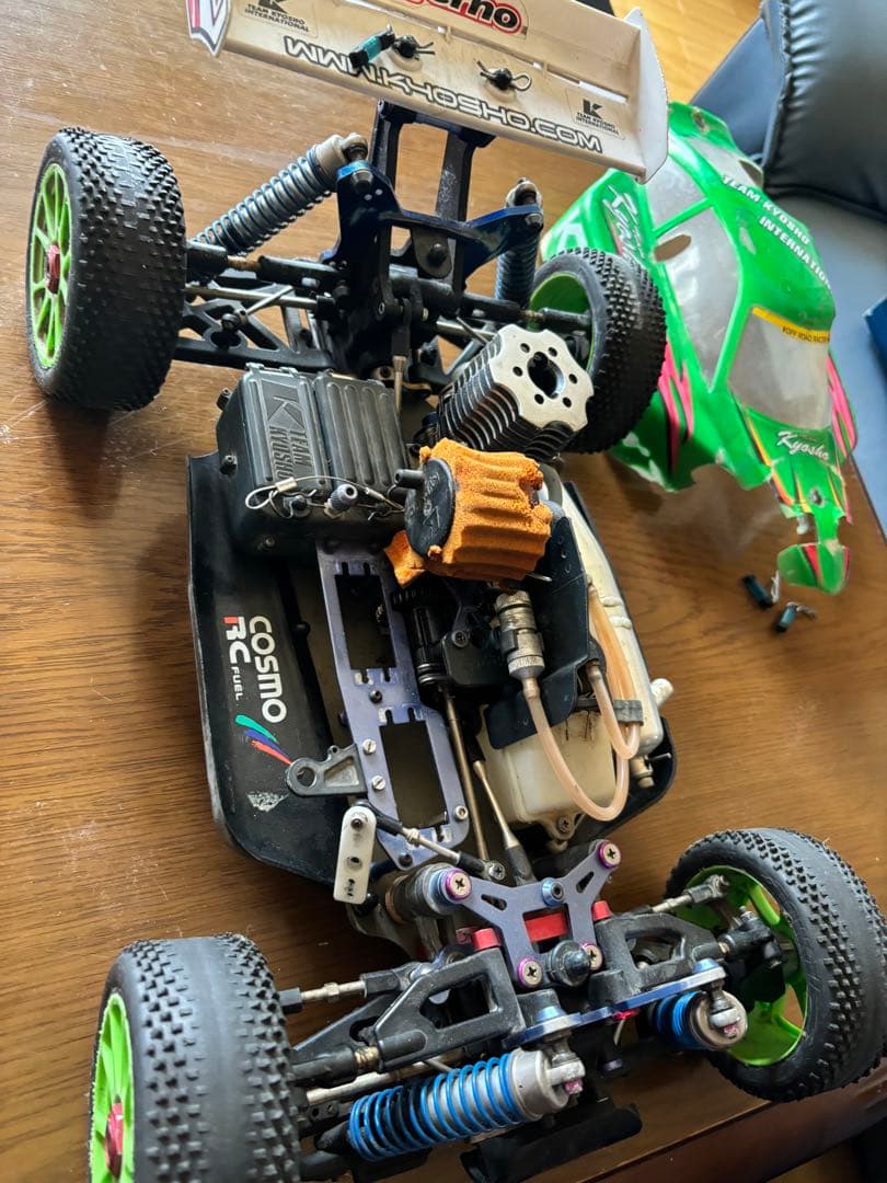 京商　インファーノ　スペアボディ付