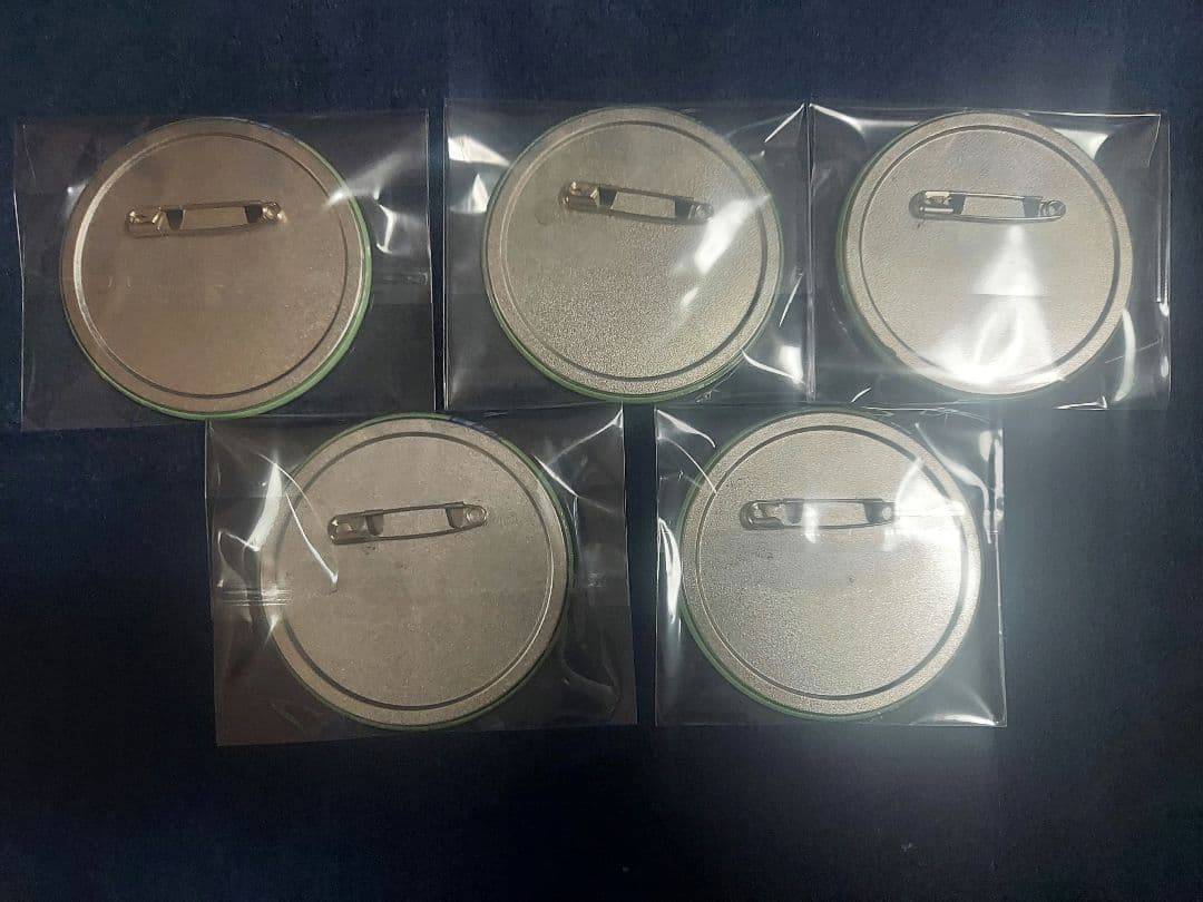 カリスマ アイドルブレイク 缶バッジ 依央利 48点