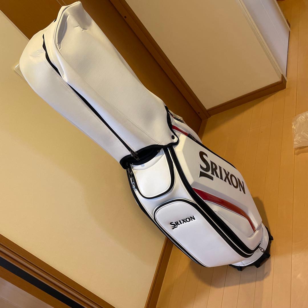 大人気のスリクソンキャディーバック