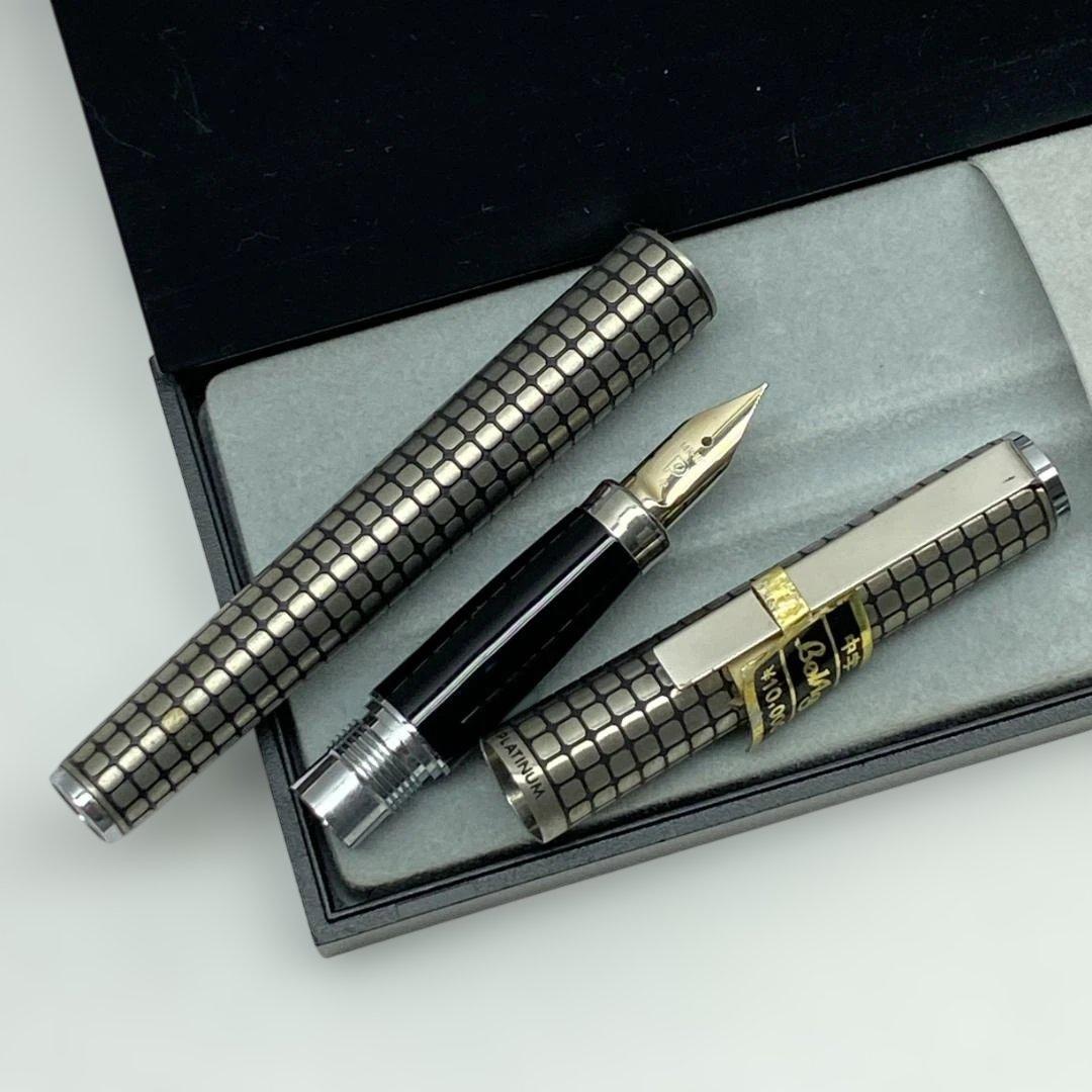 14K-WG プラチナ万年筆 格子柄 中字 保管品