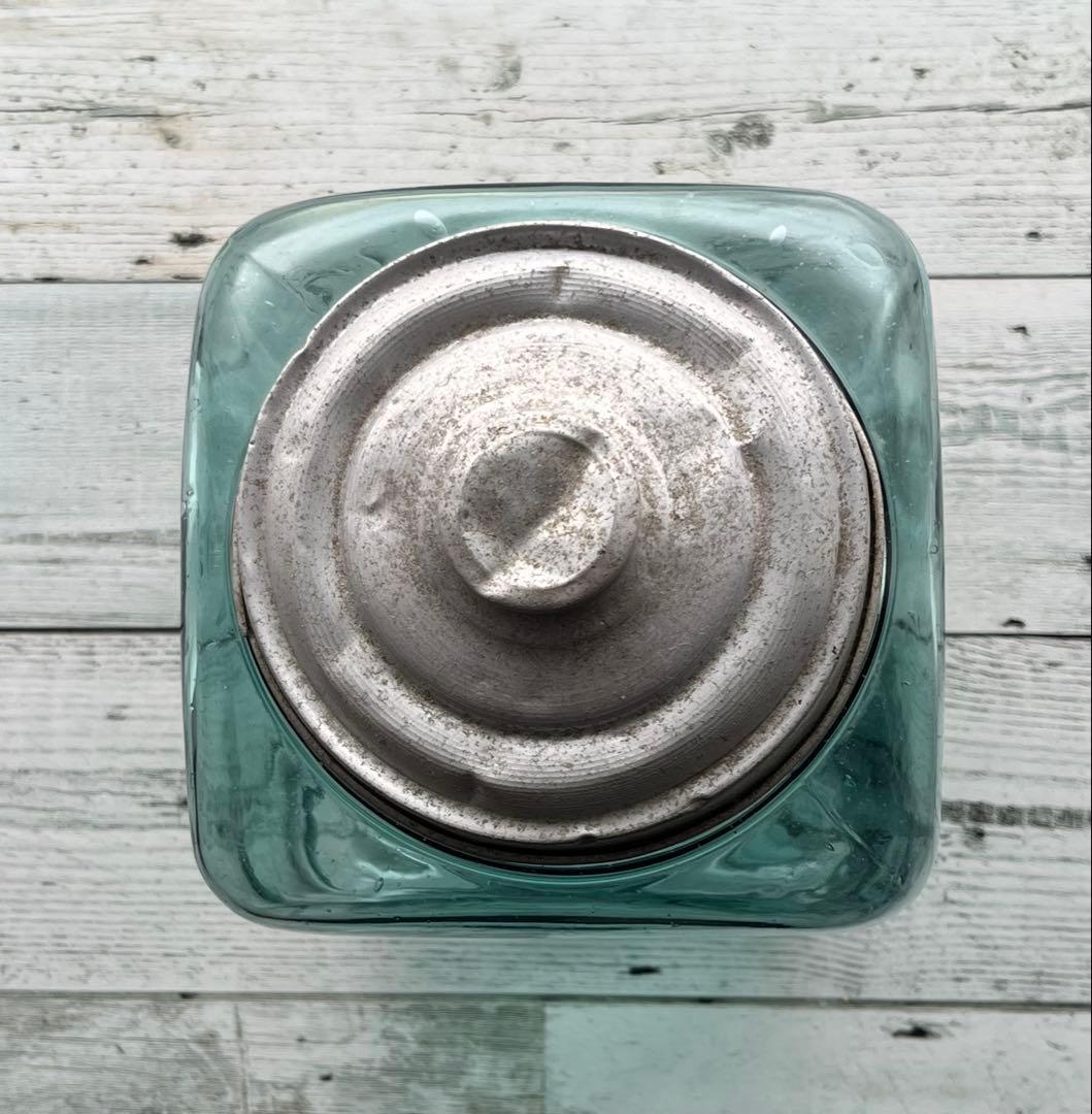 【気泡たっぷりガラス瓶】昭和レトロ　ブルー系　蓋付きガラス瓶