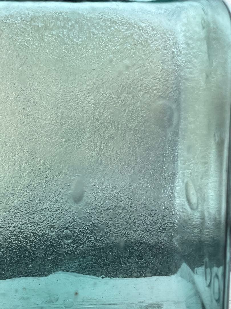 【気泡たっぷりガラス瓶】昭和レトロ　ブルー系　蓋付きガラス瓶