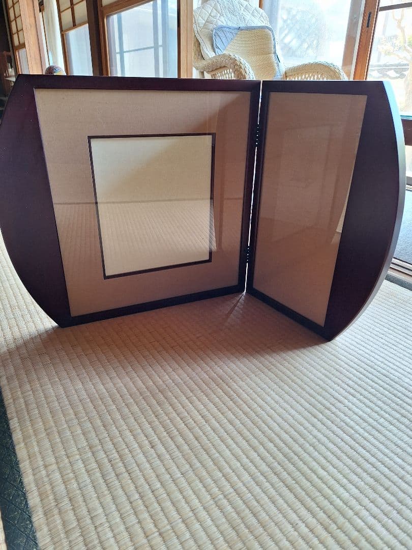 額縁見開き
