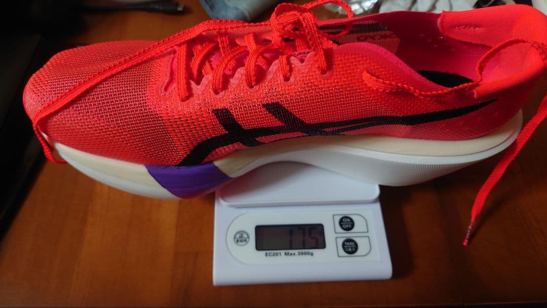 ASICS　メタスピードスカイトーキョー