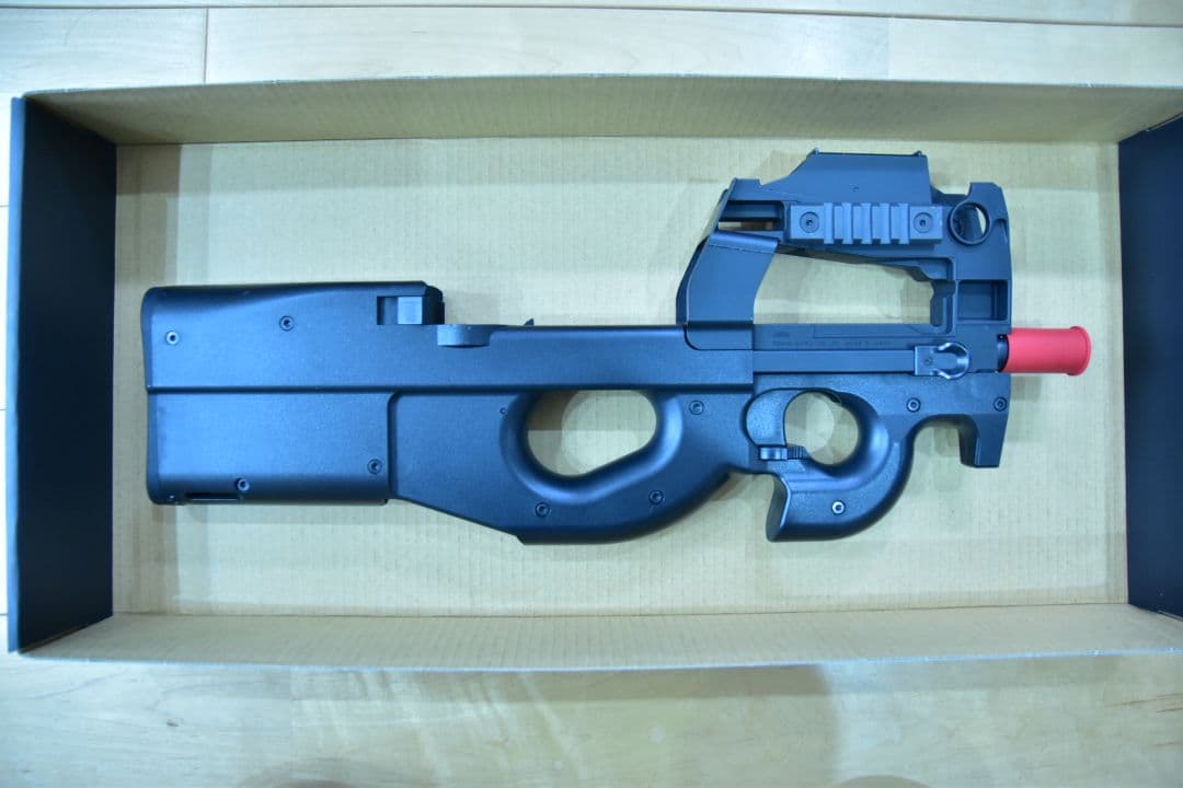 東京マルイ P-90 電動ガン 5.7×28mm