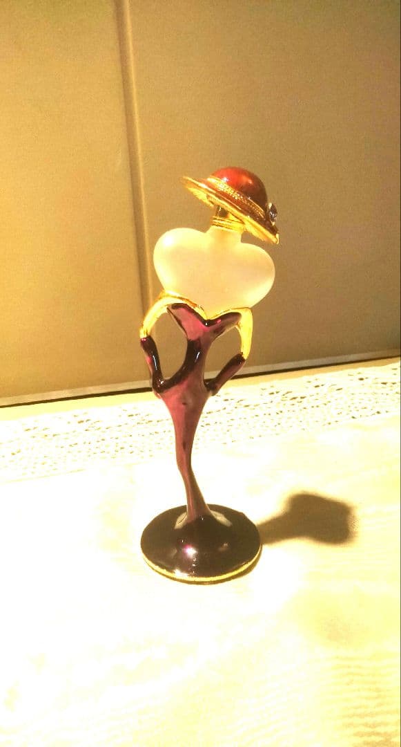 1980年ビンテージ アールデコ香水瓶 帽子をかぶった女