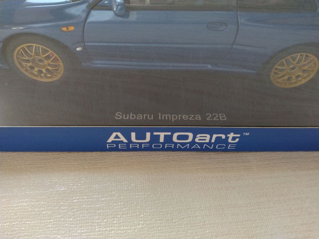オートアート　1/18　スバル インプレッサ 22B STi バージョン