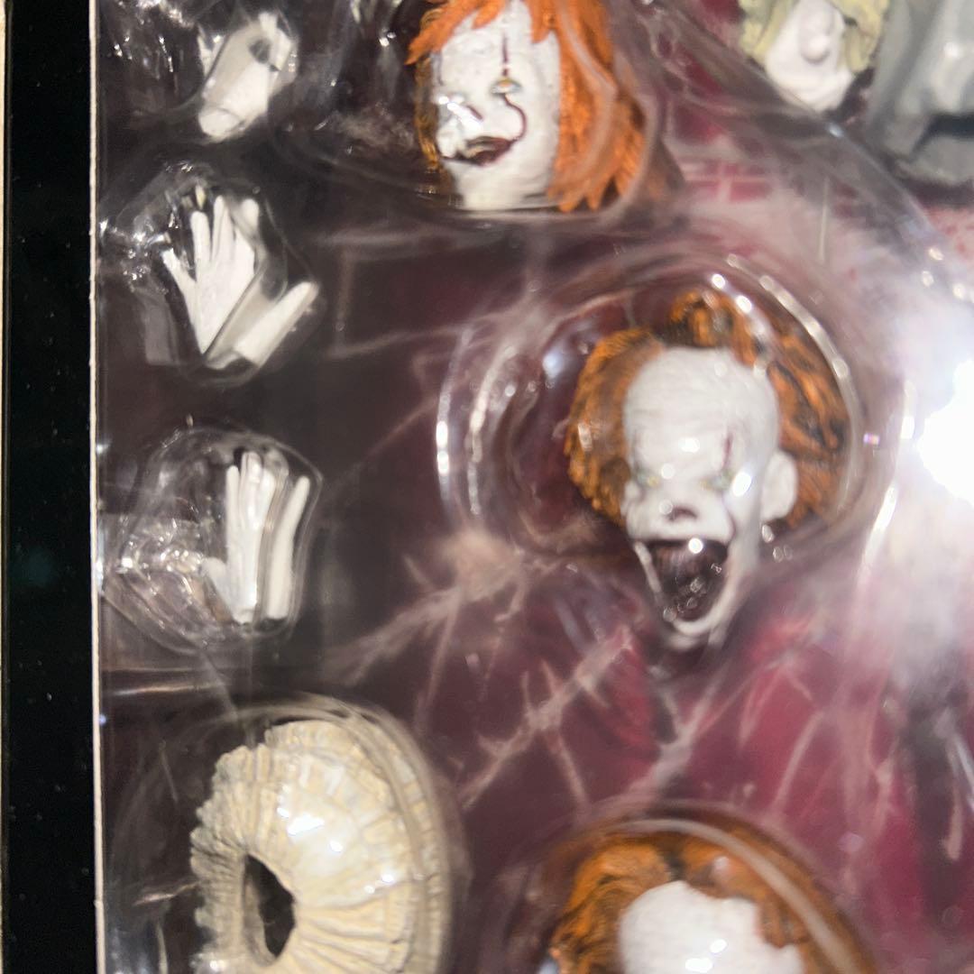 新品NECA ITペニーワイズ アクションフィギュア 18cm