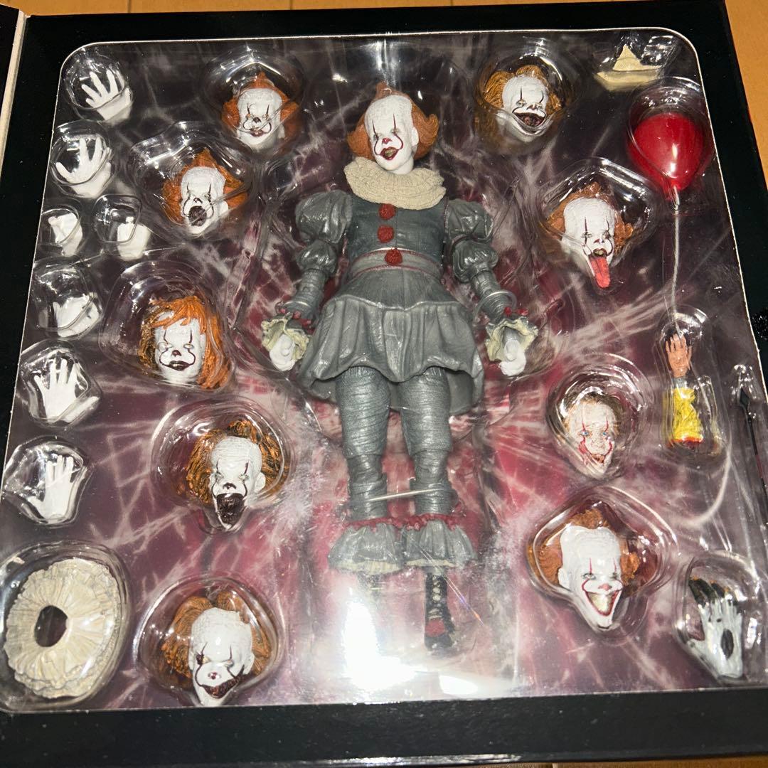新品NECA ITペニーワイズ アクションフィギュア 18cm