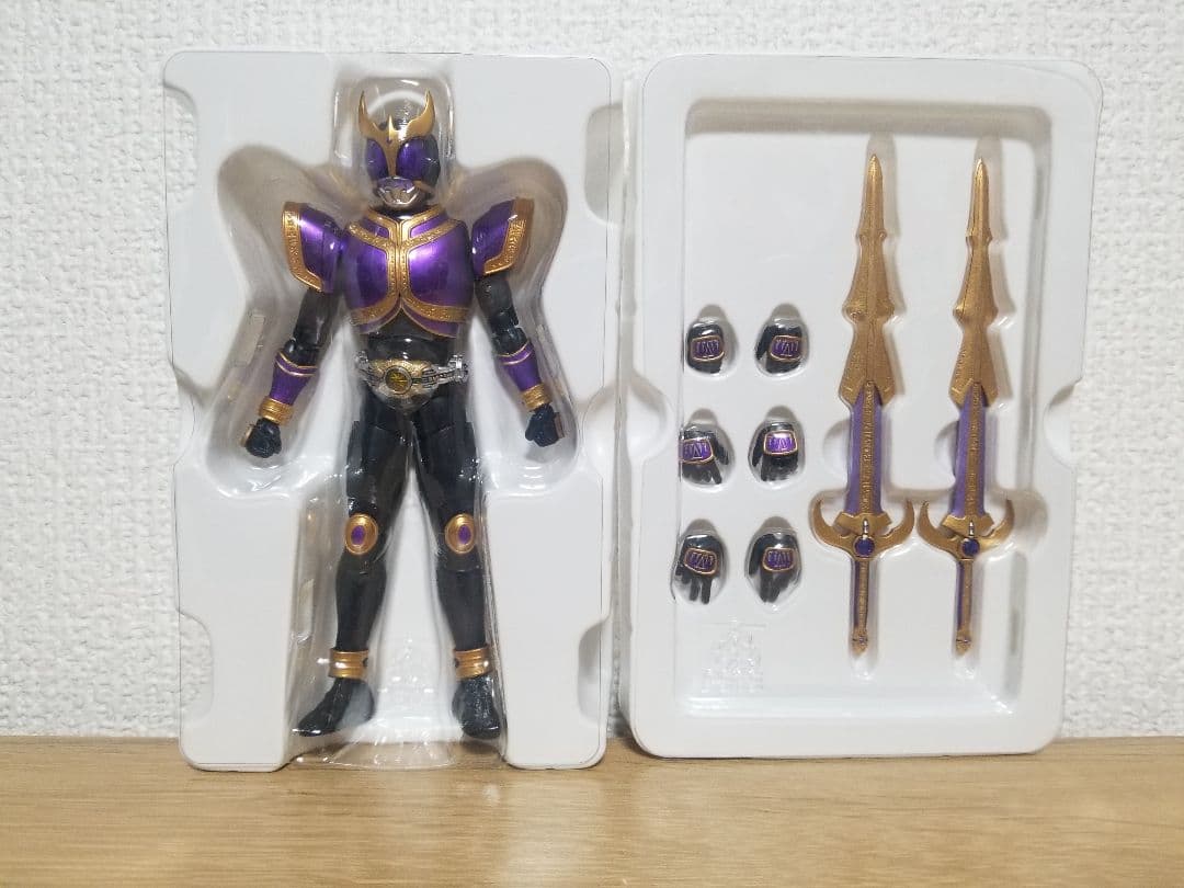 仮面ライダークウガ　真骨彫　ライジングタイタンフォーム