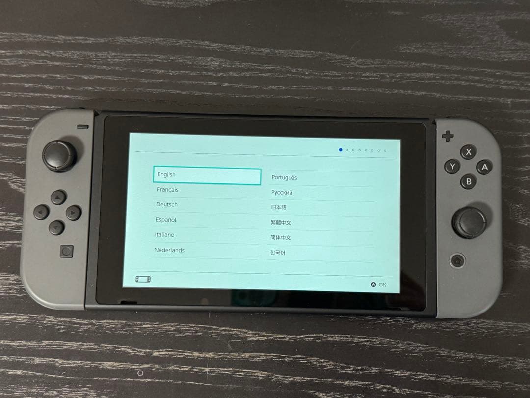 美品 Nintendo Switch 本体 グレー 2019年8月発売モデル