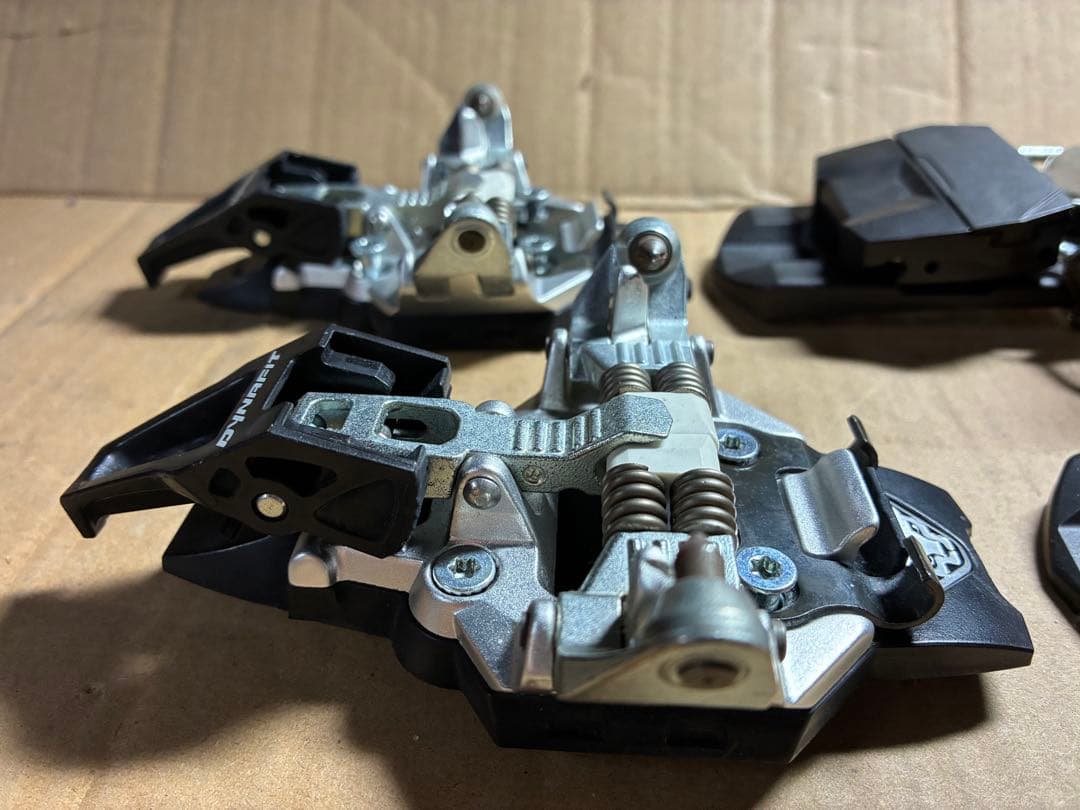 Dynafit Radical ST ペア（左右セット）の中古ビンディングです。