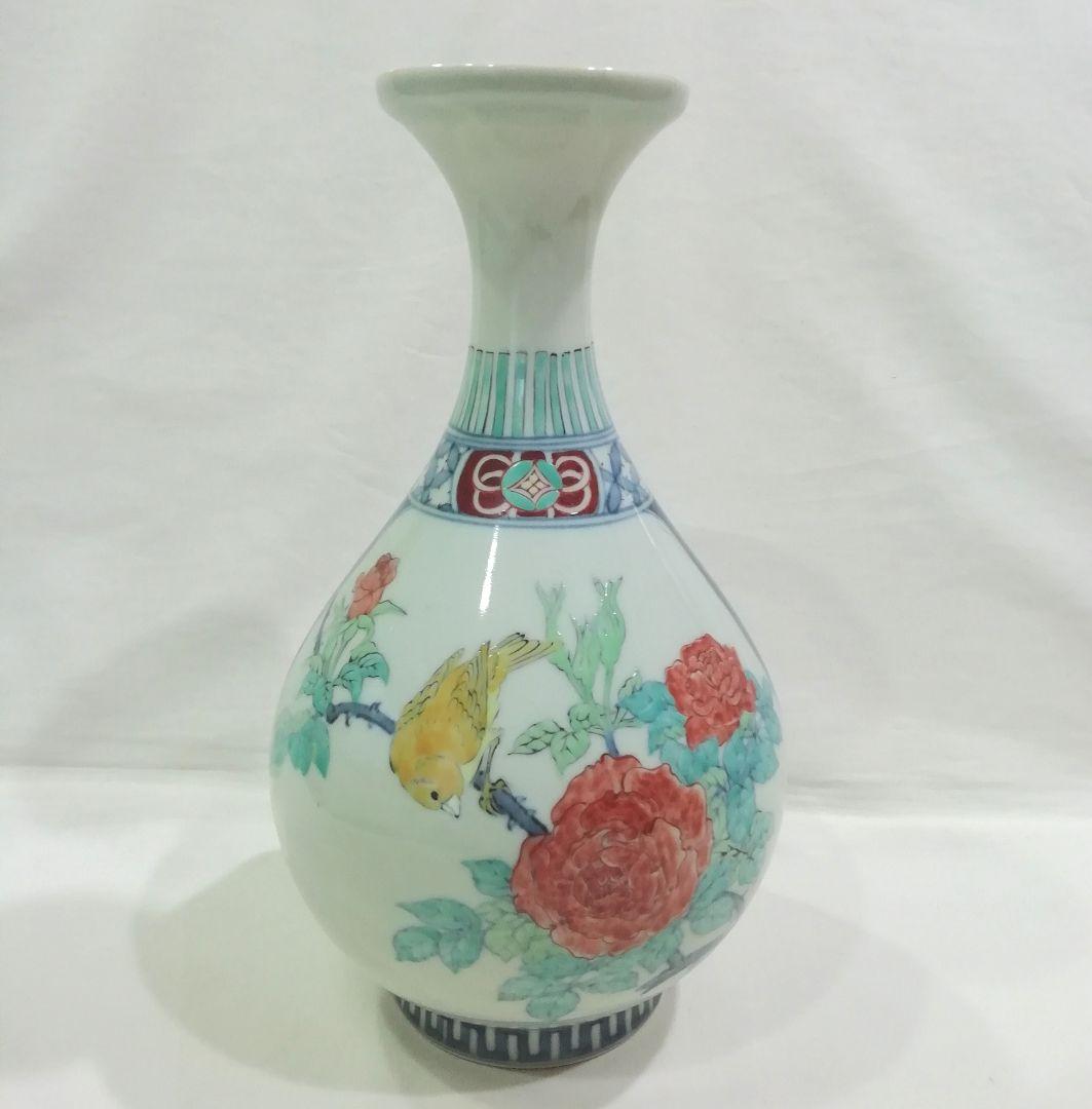 五代　佐藤走波の豪華な\"色絵花鳥文大花瓶\"です。