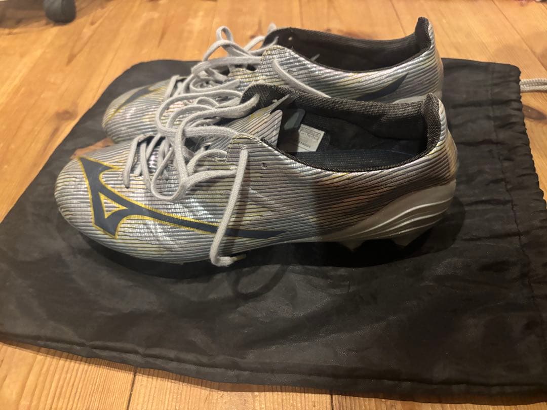 ミズノアルファ2ジャパン　サッカースパイク　袋付き