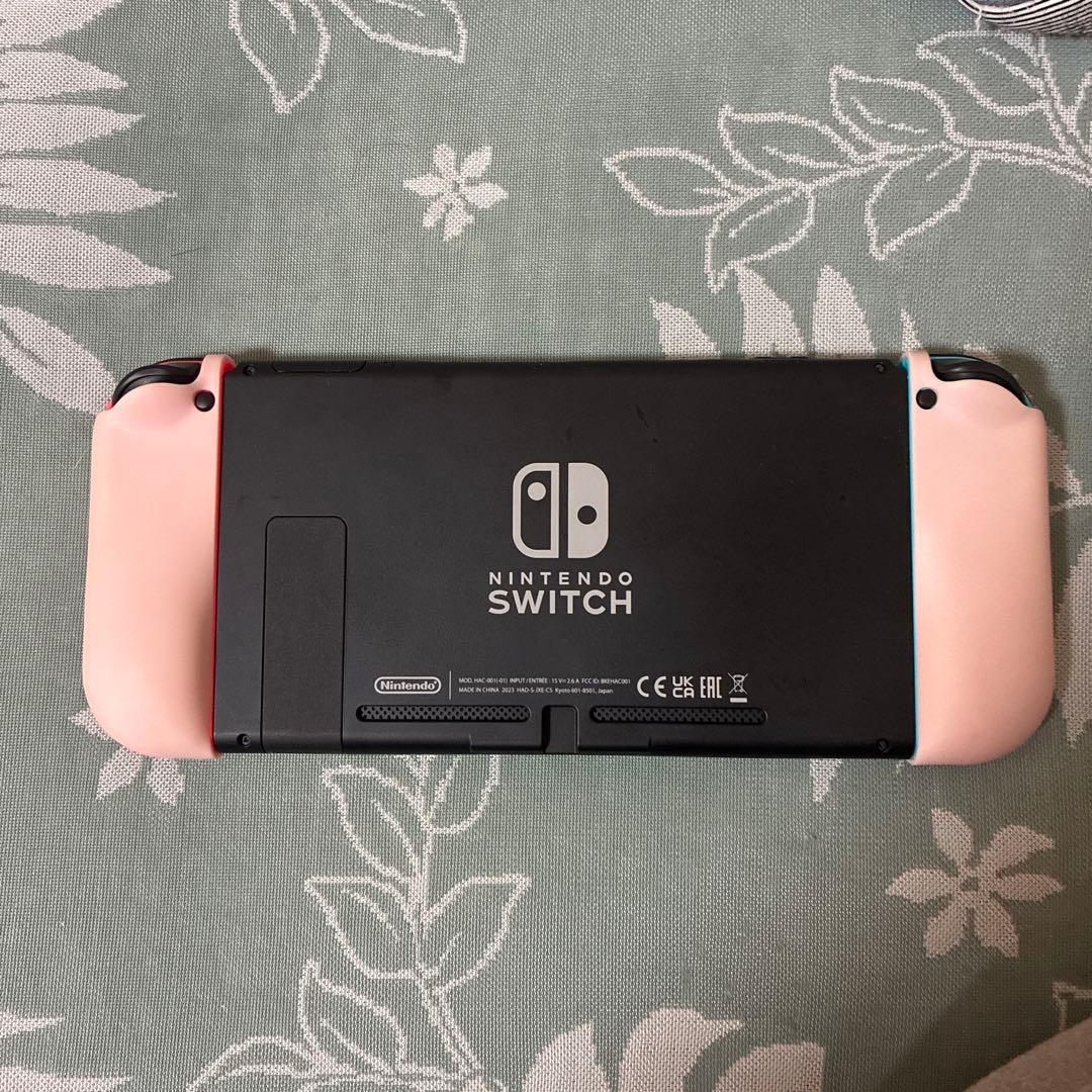 Nintendo Switch 本体 ピンク/青　ケース装着済み