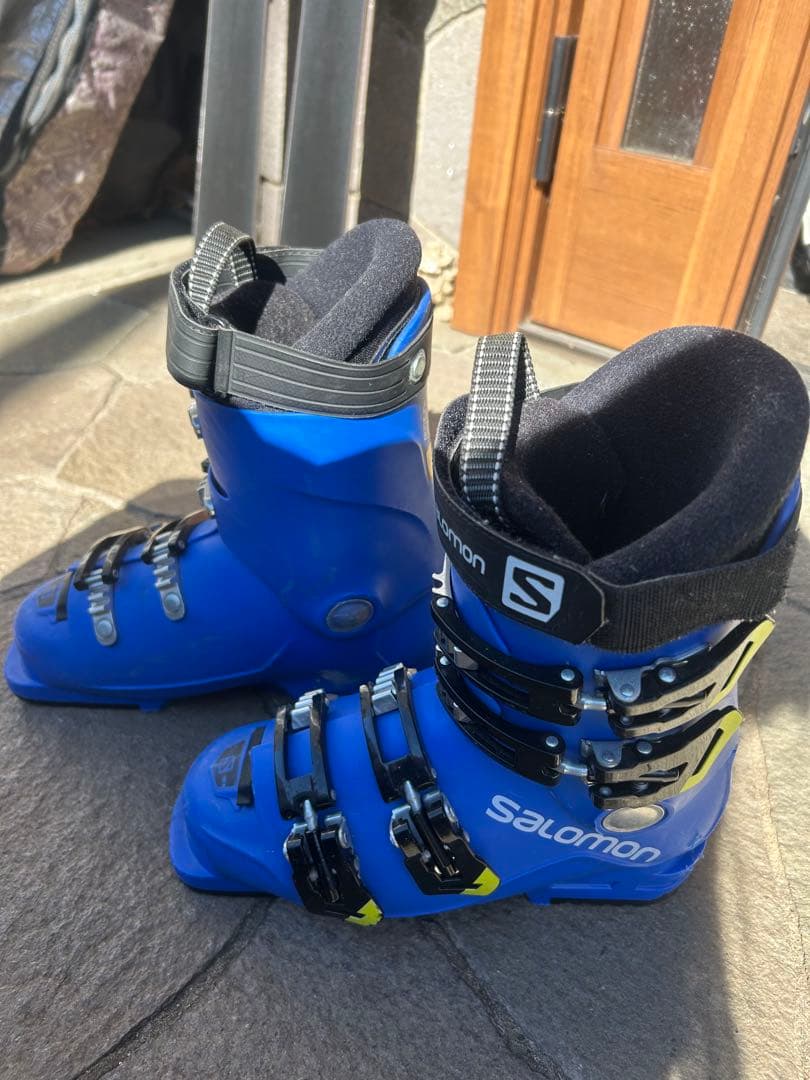 【最終お値下げ】サロモンキッズ用スキーブーツ　23/23.5㎝